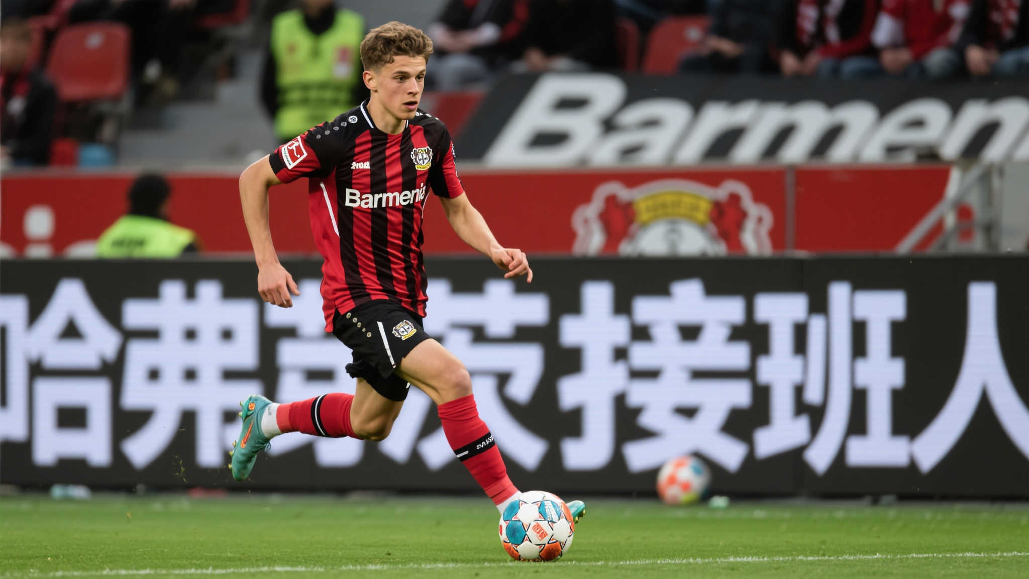 勒沃库森发布维尔茨视频引猜测:绝对的天才球员 18岁的弗洛里安·维尔茨是德国足坛近年来涌现的一颗